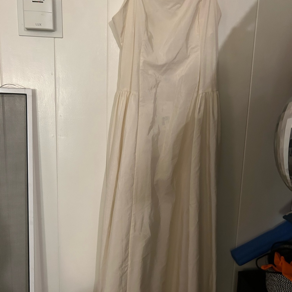 Elegant Cream Sleeveless Dress